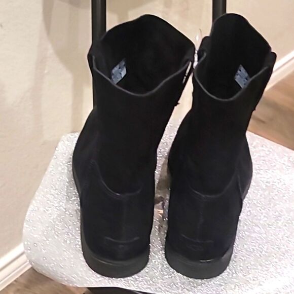 Ugg Josefene Short Boot- Black - Picture 9 of 10